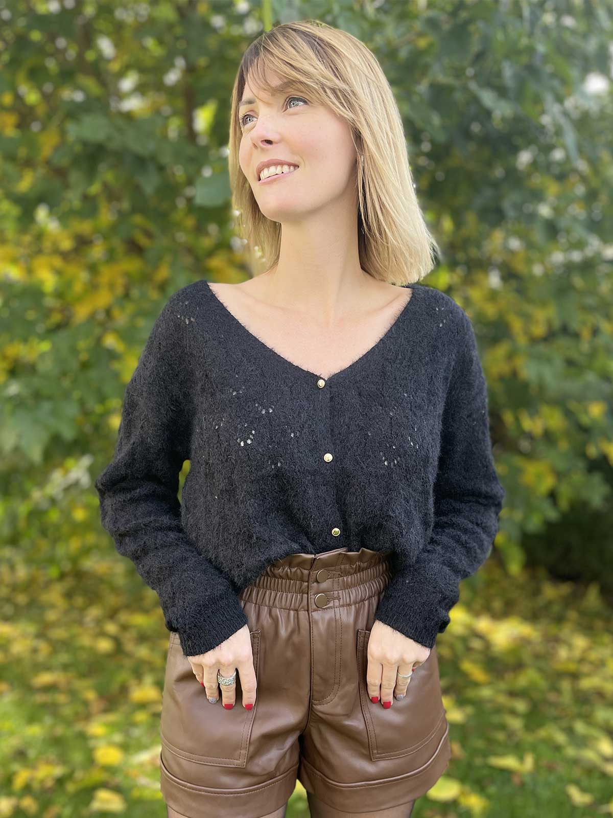 Amélia - Gilet boutons dorés noir Amélia - Gilet boutons dorés noir